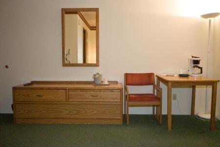highway 13 motel