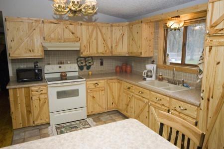 kitchen w/ custom cabinetry