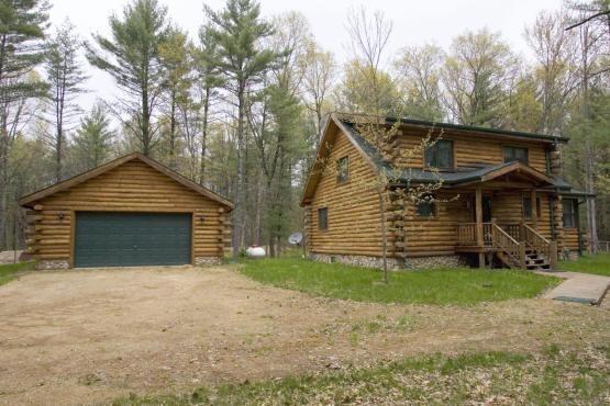 log cabin near castle rock lake & lake petenwell, wi