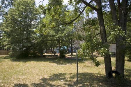 nice large front and backyard
