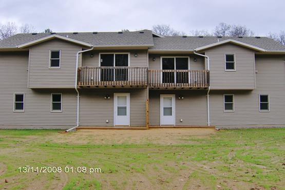 newly constructed condo units within walking distance of lake petenwell