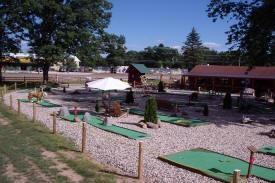 mini golf in adams county central wisconsin