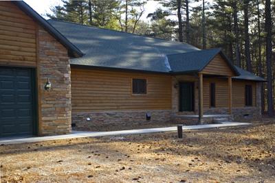 Beautiful 4 Bedroom Log Home Near Lake Petenwell!