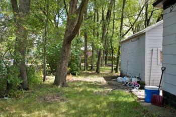 Home W/ Lots Of Storage Space!