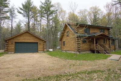 3 Bedroom Custom Log Home W/ Log Garage