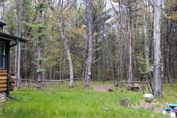 4 Season Log Home Near Creek Boat Launch
