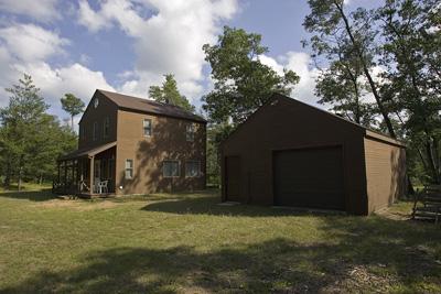 Large 4 Bedroom Home Near Lake Petenwell