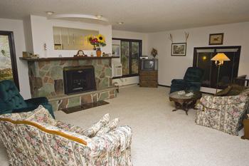 2 Spacious living rooms both including fireplaces