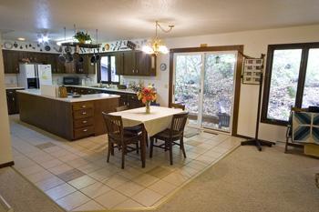 Spacious Eat-In kitchen with built in appliances