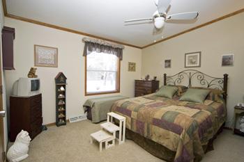 Great Bedrooms For Extra Living Space With Ceiling Fans