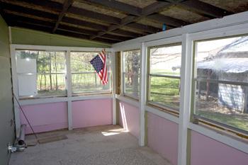 Enclosed Porch For Scenic View Of Wisconsin Wildlife!
