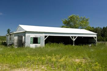Spacious Lean-To For Extra Storage Space!